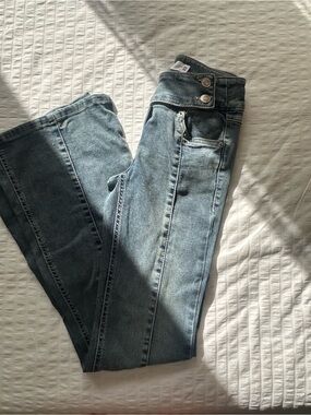 Low rise with button detail - Light Blue Women’s Jeans